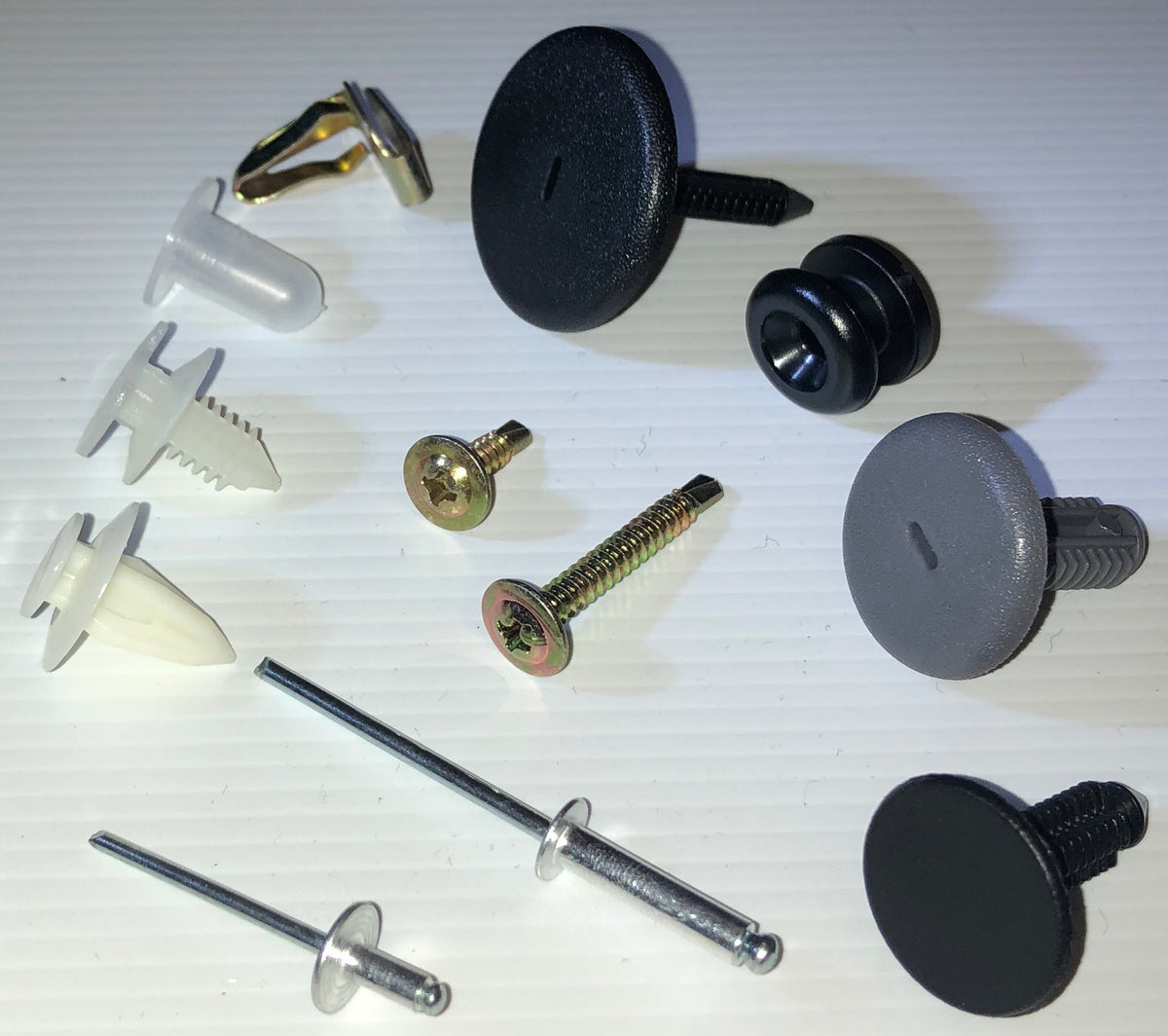 CLIPS & FASTENERS