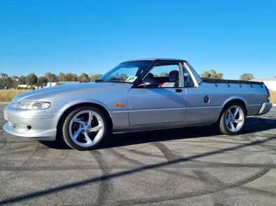 FORD SHARKFIN 18" x 8" TICKFORD OPTION Alloy Wheel Set includes nuts and genuine centre caps